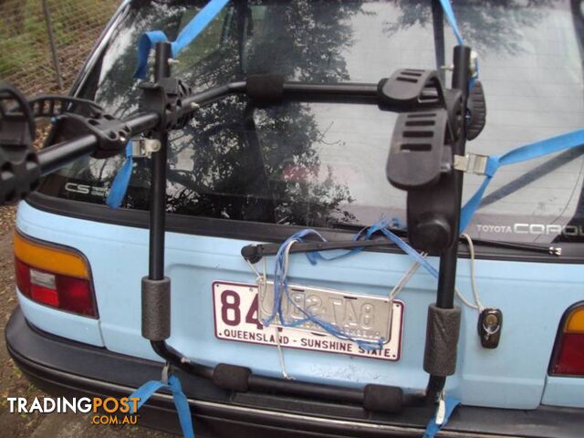 Quality 3 bike carrier rack with straps all cars-excellent condit