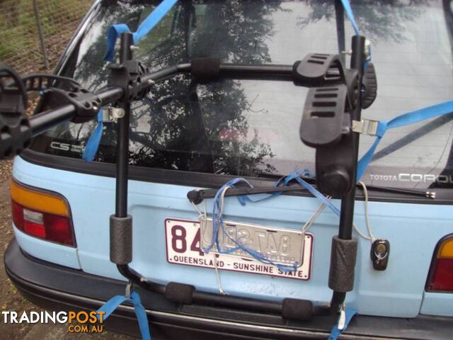 Quality 3 bike carrier rack with straps all cars-excellent condit