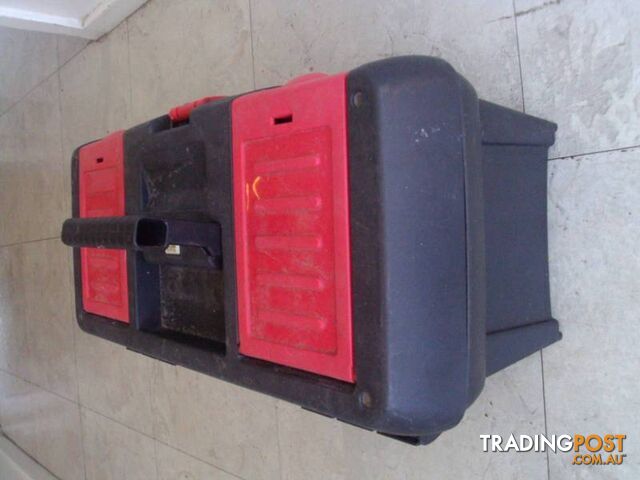 Medium Size Tools Box in great condition - photo 2 of 7