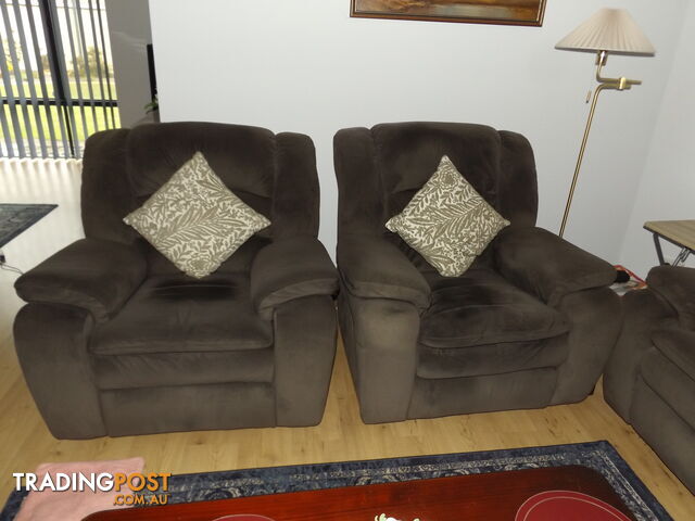 3 Piece Brown Fabric Lounge Suite - photo 2 of 2