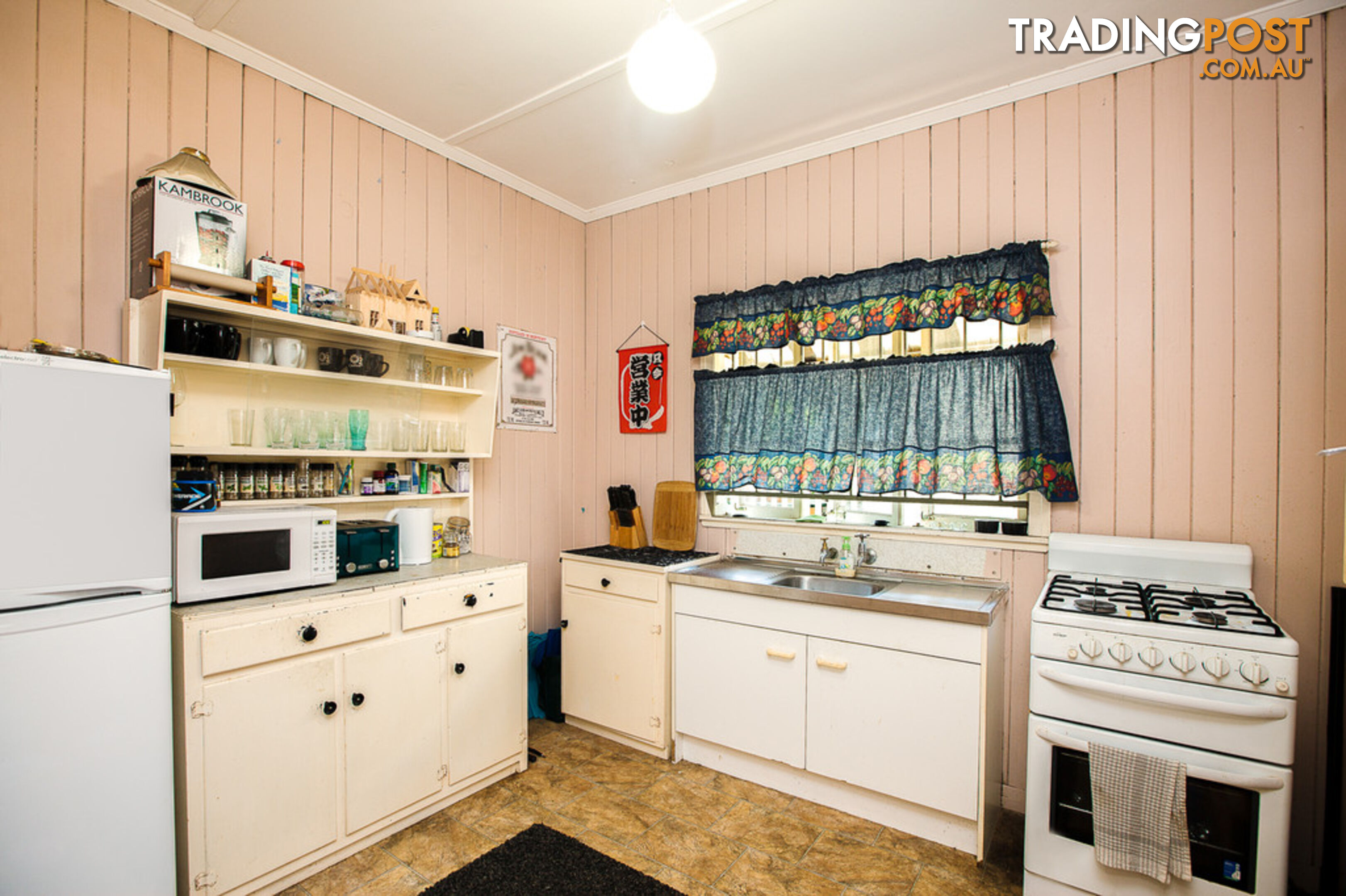 141 Old Cleveland Road GREENSLOPES QLD 4120