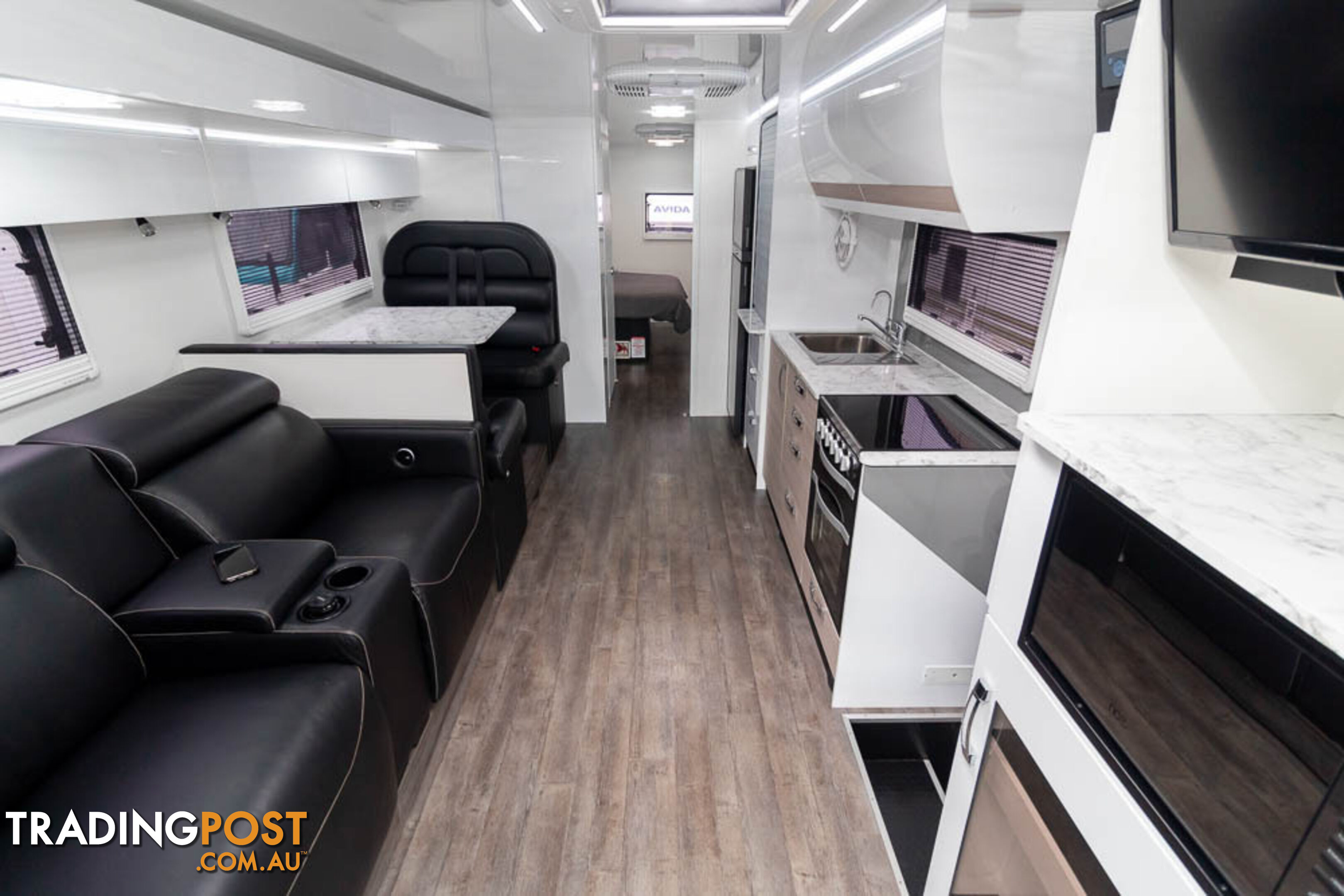 Avida Motorhome - Longreach C9836SL