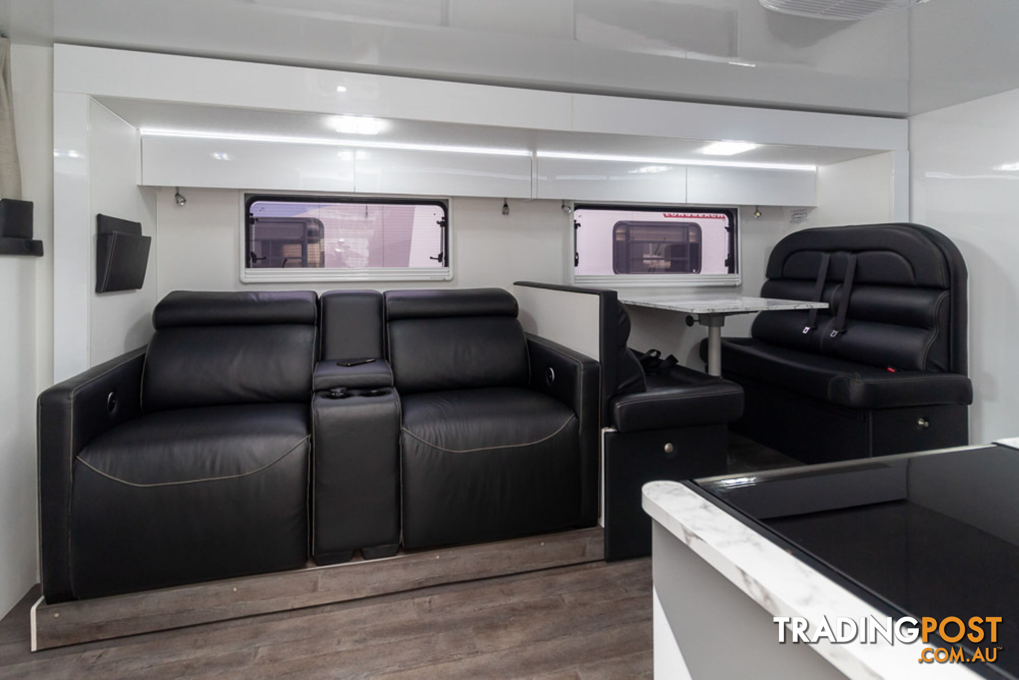 Avida Motorhome - Longreach C9836SL