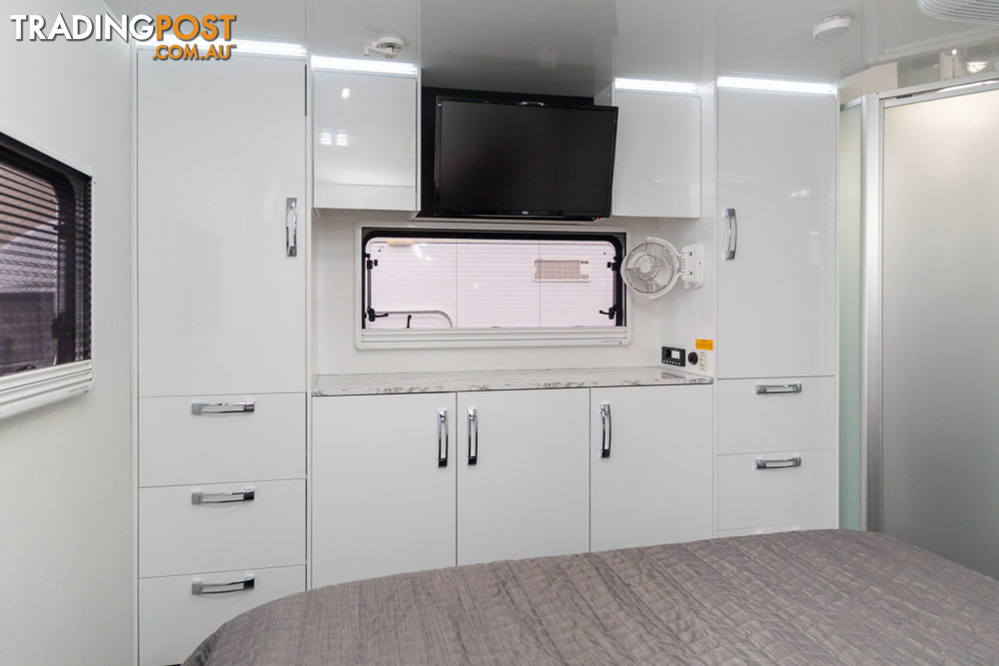 Avida Motorhome - Longreach C9836SL