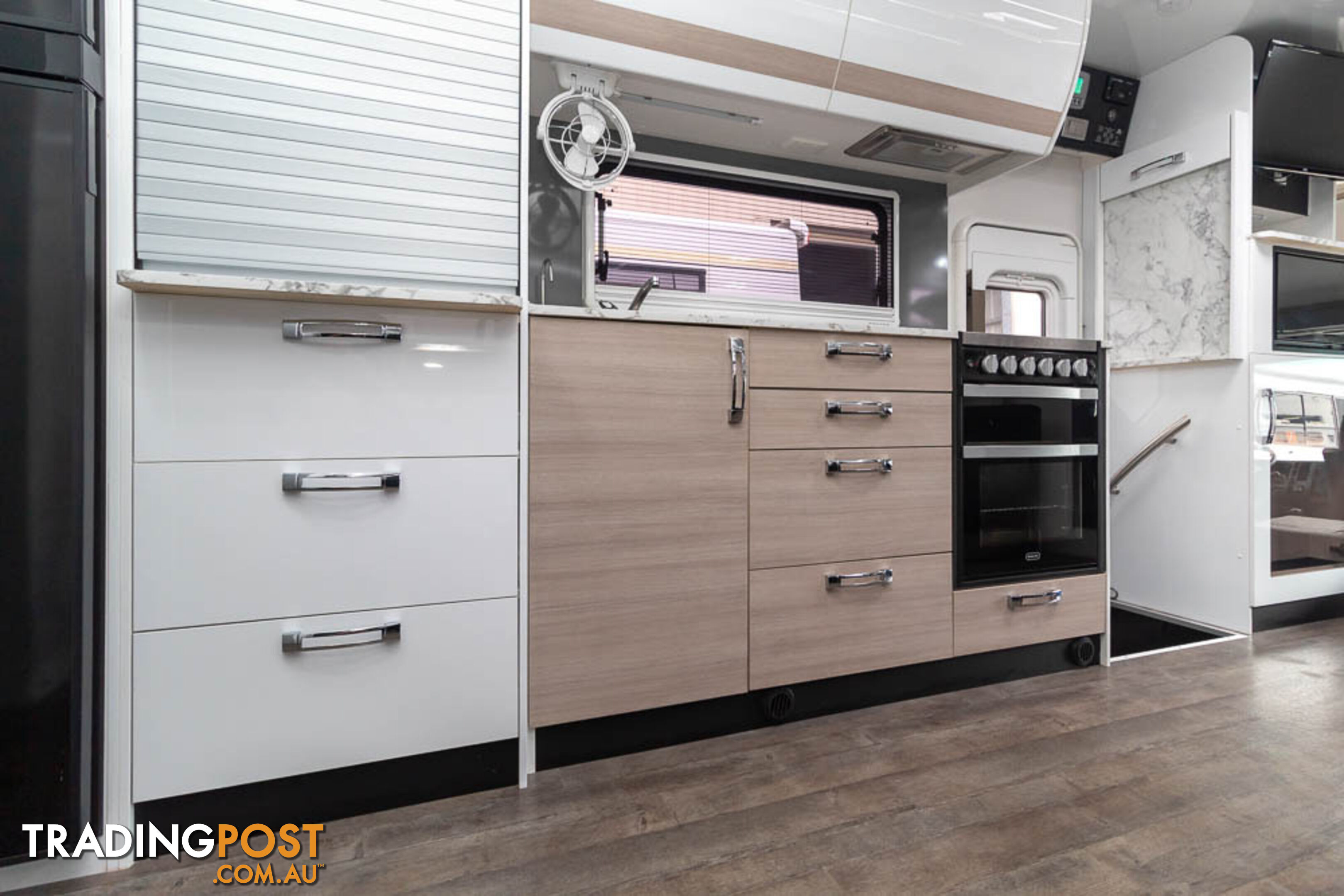 Avida Motorhome - Longreach C9836SL