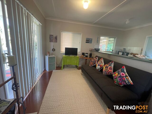 28 Francis Road MACLEAY ISLAND QLD 4184