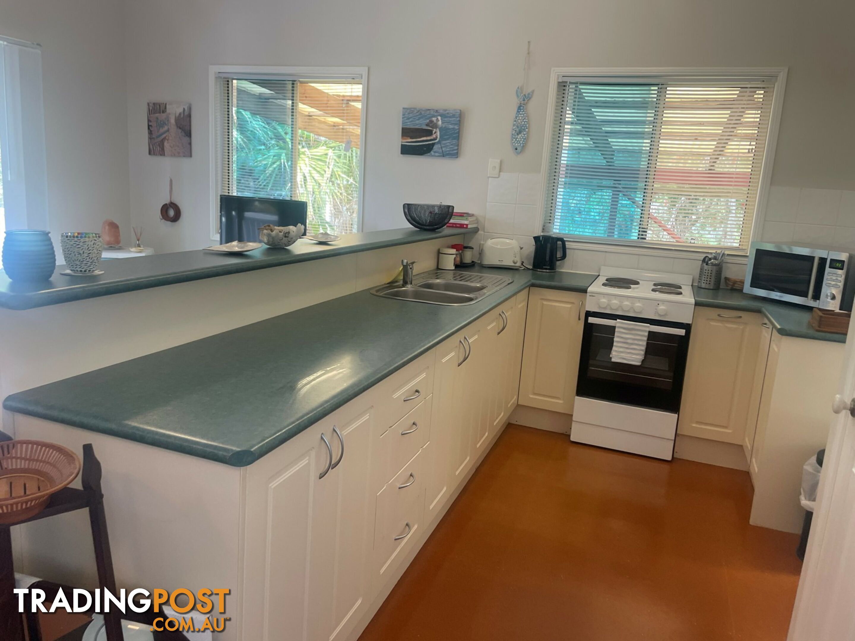 28 Francis Road MACLEAY ISLAND QLD 4184