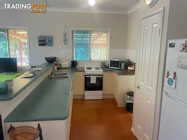 28 Francis Road MACLEAY ISLAND QLD 4184