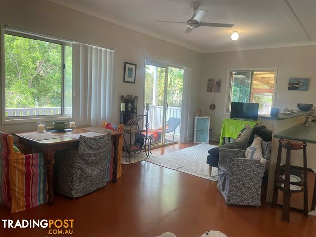 28 Francis Road MACLEAY ISLAND QLD 4184