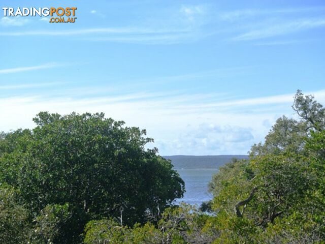 9 Boat Harbour Avenue MACLEAY ISLAND QLD 4184