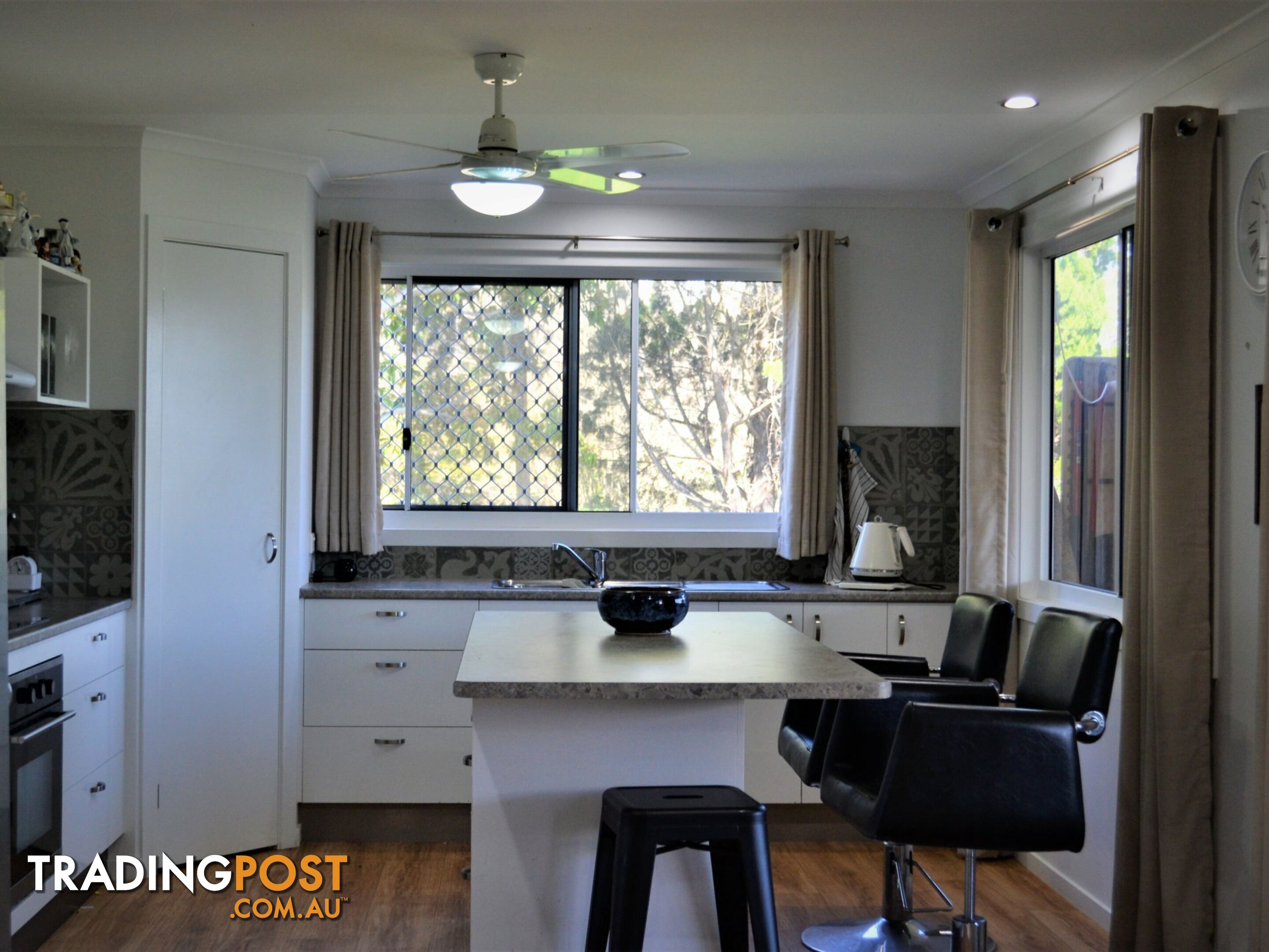 20 Eastbourne Terrace MACLEAY ISLAND QLD 4184