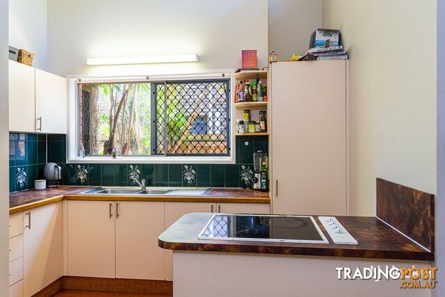 8 Albatross Street VICTORIA POINT QLD 4165