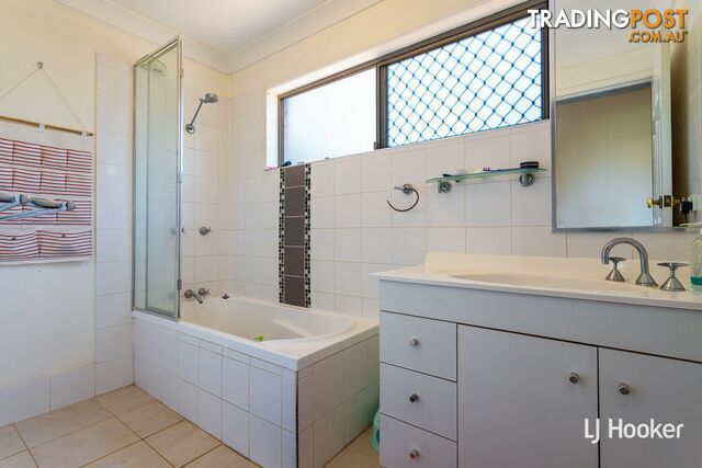 8 Albatross Street VICTORIA POINT QLD 4165