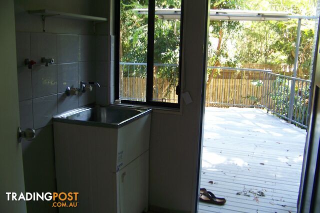 10 Peace St LAMB ISLAND QLD 4184