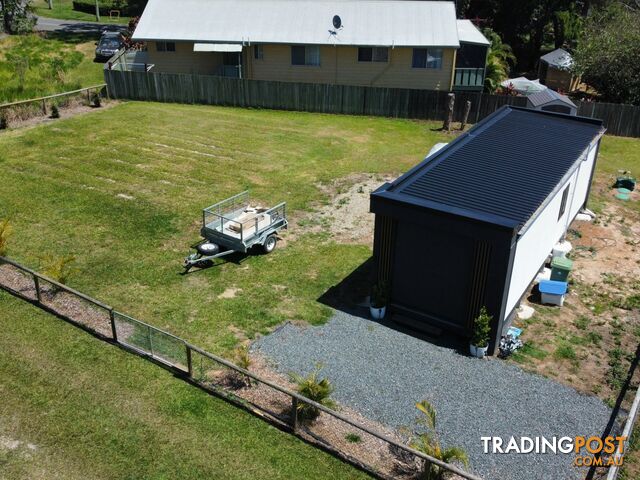 5 Francis Road MACLEAY ISLAND QLD 4184