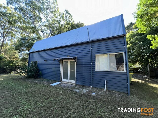 194-196 High Central Road MACLEAY ISLAND QLD 4184