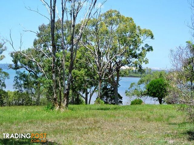 18 Weeroona Avenue MACLEAY ISLAND QLD 4184