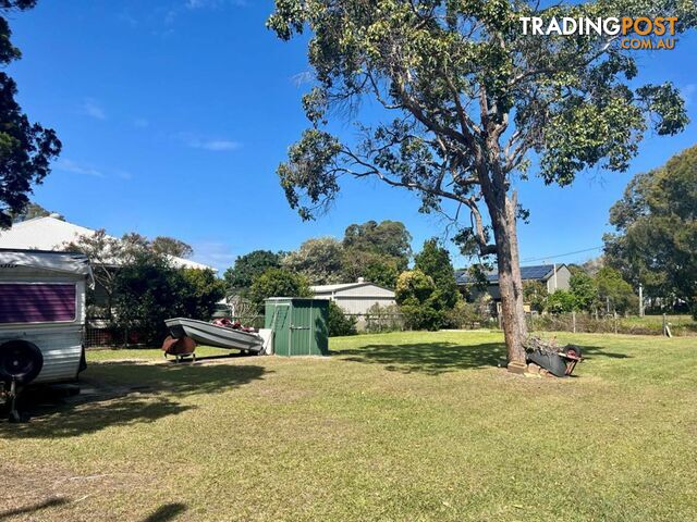 64 Francis Road MACLEAY ISLAND QLD 4184