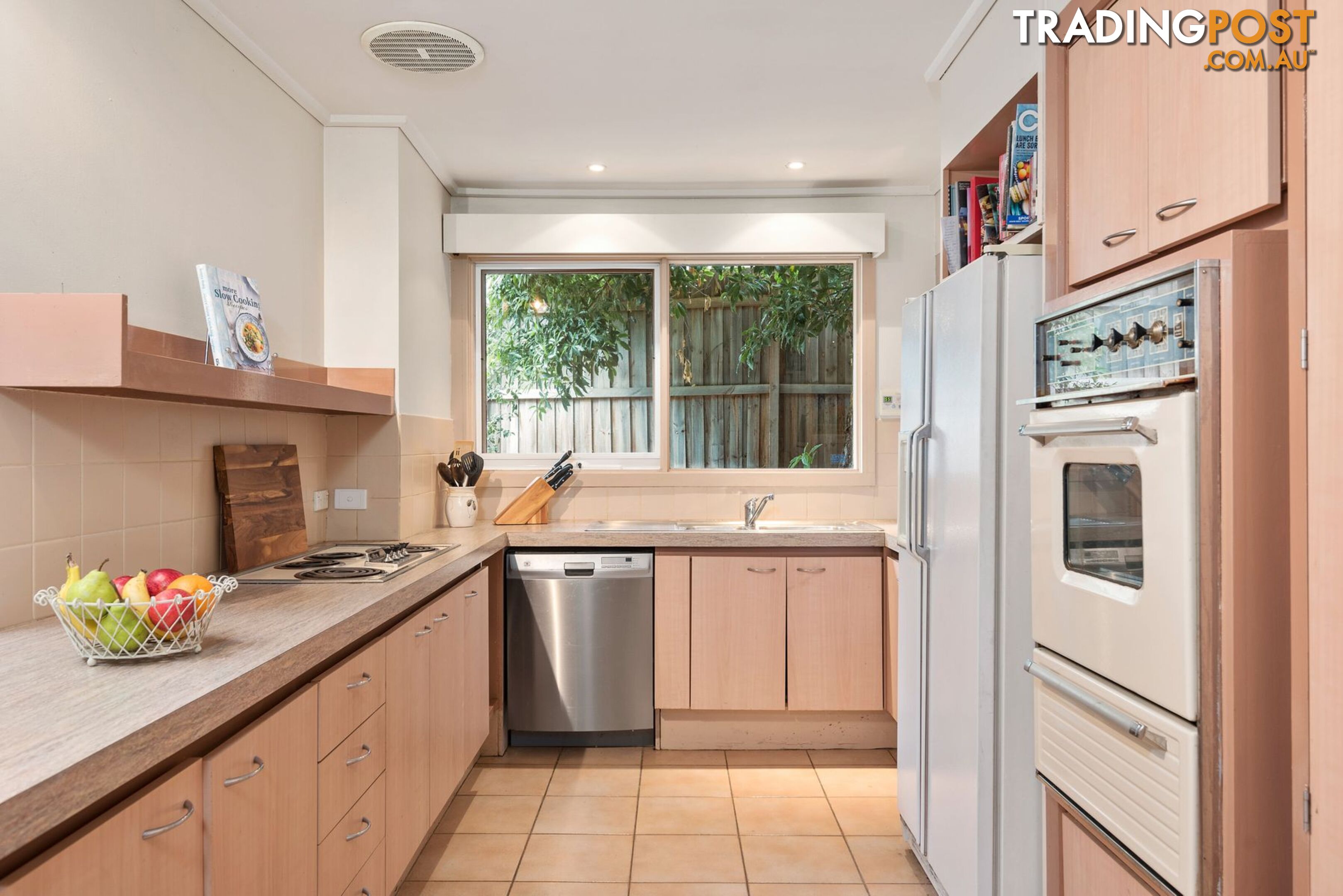 15 Hardy Crescent HEATHMONT VIC 3135