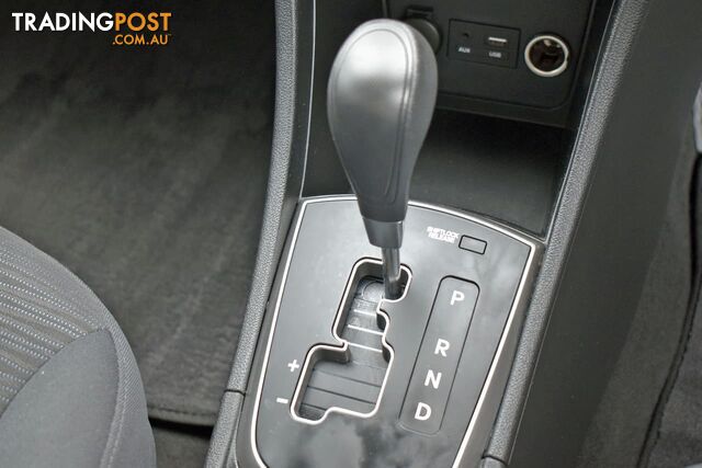 2015 HYUNDAI ACCENT Active RB3 HATCHBACK - photo 2 of 20