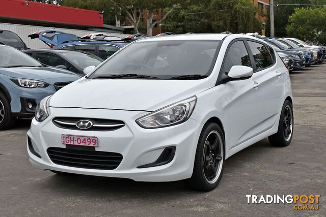 2015 HYUNDAI ACCENT Active RB3 HATCHBACK - photo 4 of 20