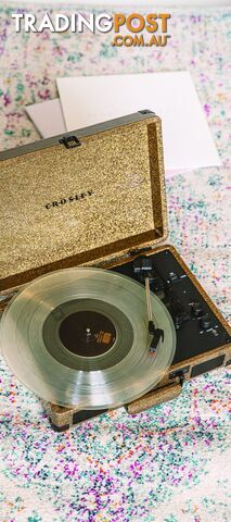 Crosley Cruiser Gold 100th Anniversary - Bluetooth Portable Turntable - 710244250733 - Crosley - 710244250733 - photo 4 of 4