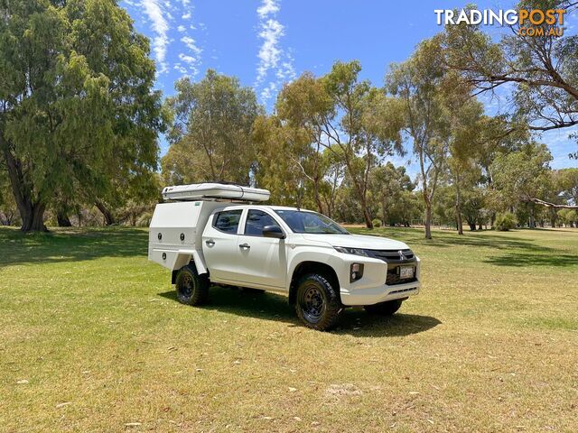 OUTBACK 4WD UTE Â 2 TO 5 BERTH