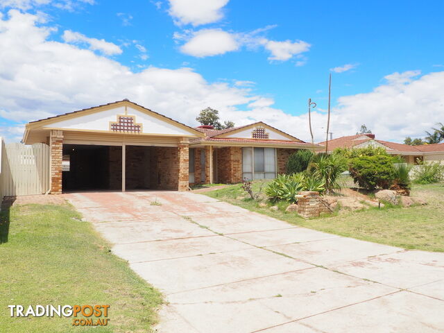 30 Lakeside Dr Thornlie WA 6108