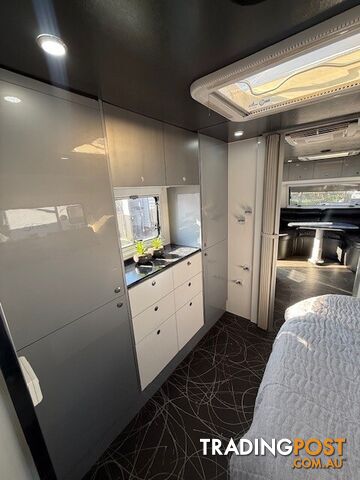 2016 UNIVERSAL CRYSTAL RIVER SLIDE OUT 22 - photo 5 of 12