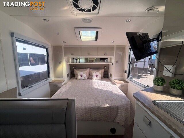2023 ESSENTIAL CARAVANS OUTLANDER SEMI OFF ROAD 20'6" - photo 4 of 10