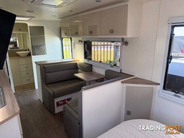 2023 ESSENTIAL CARAVANS OUTLANDER SEMI OFF ROAD 20'6" - photo 3 of 10