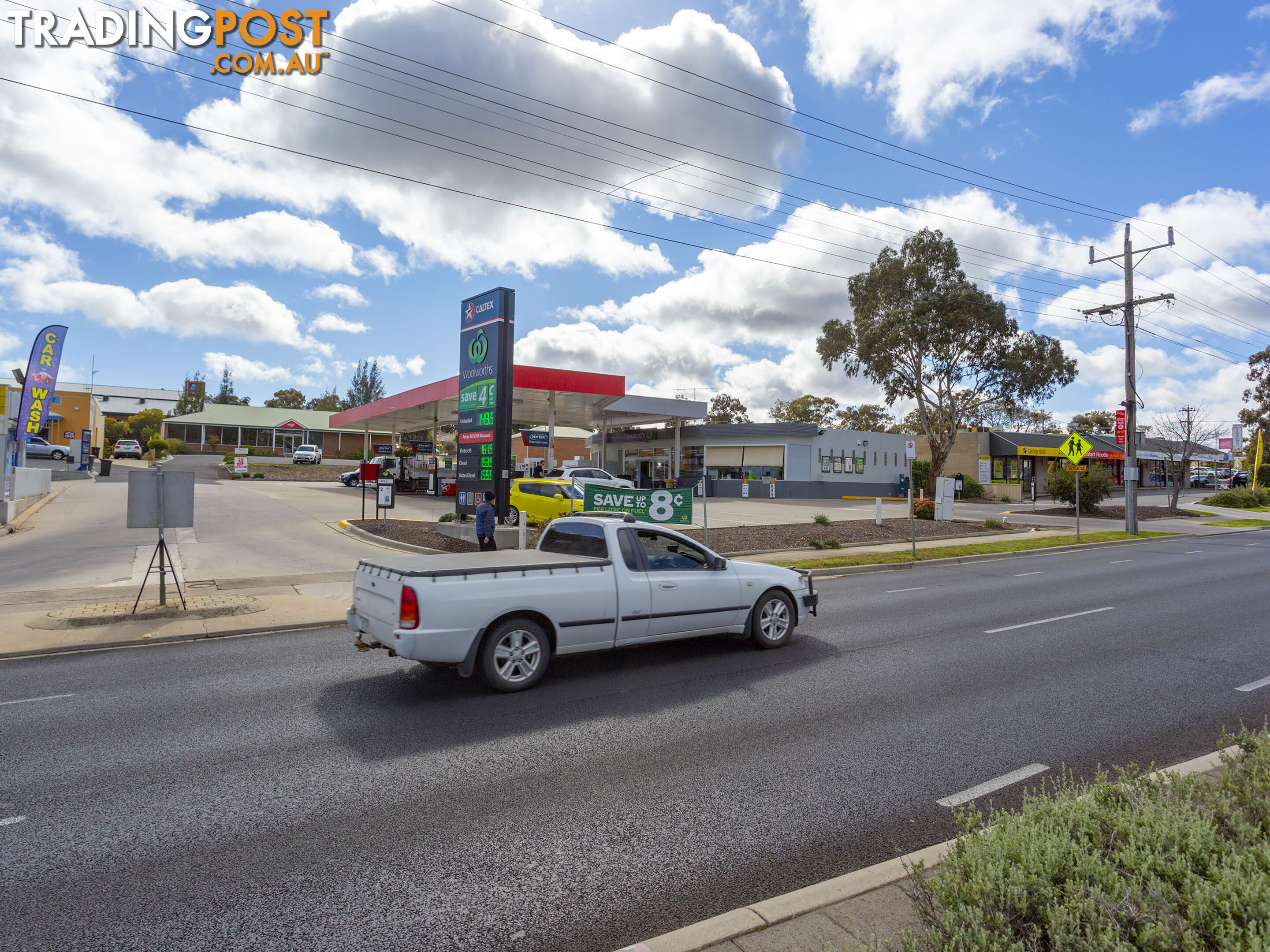 Woolworths/Caltex 123-125 Condon Street BENDIGO VIC 3550