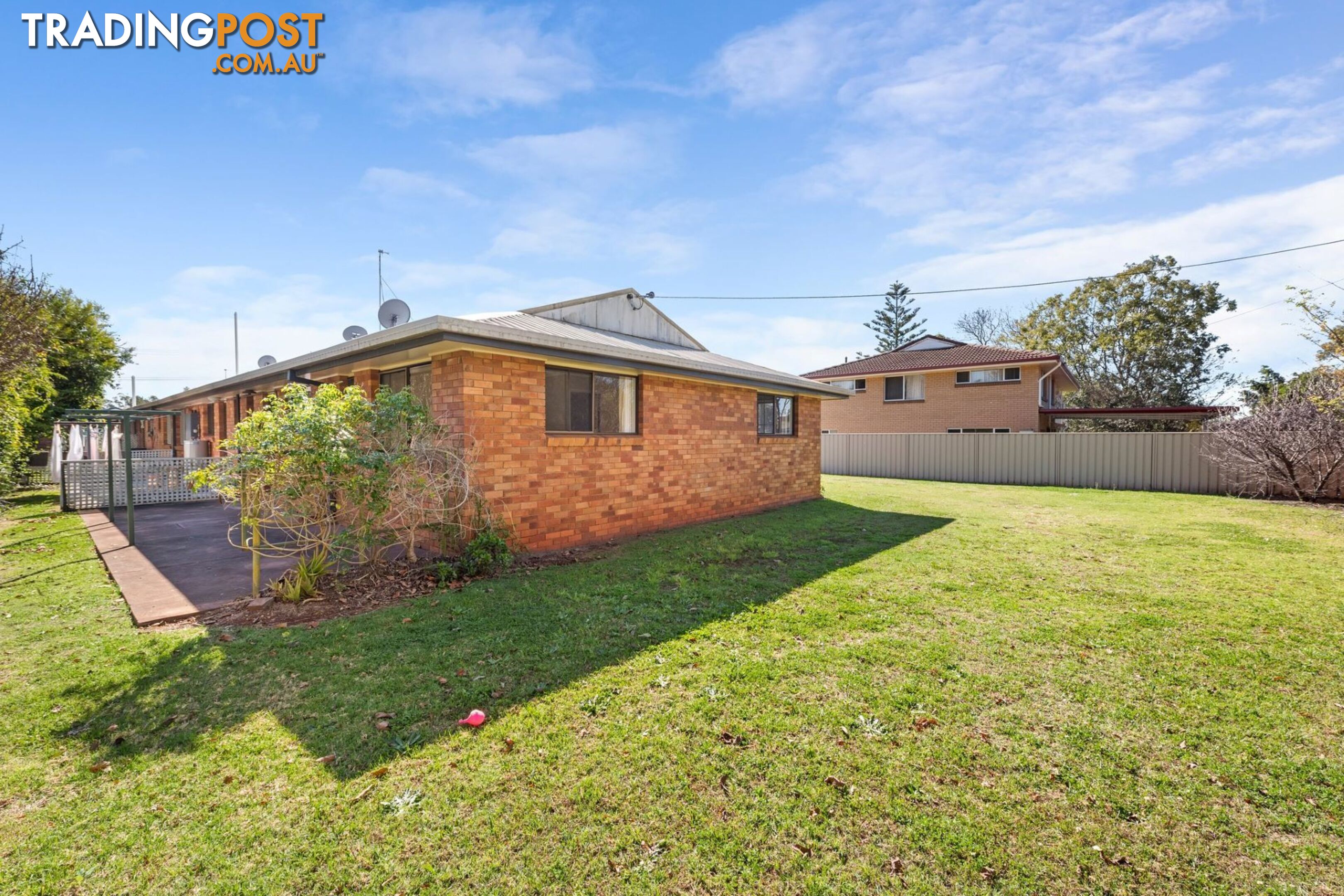 4/4a Cathro Street ROCKVILLE QLD 4350