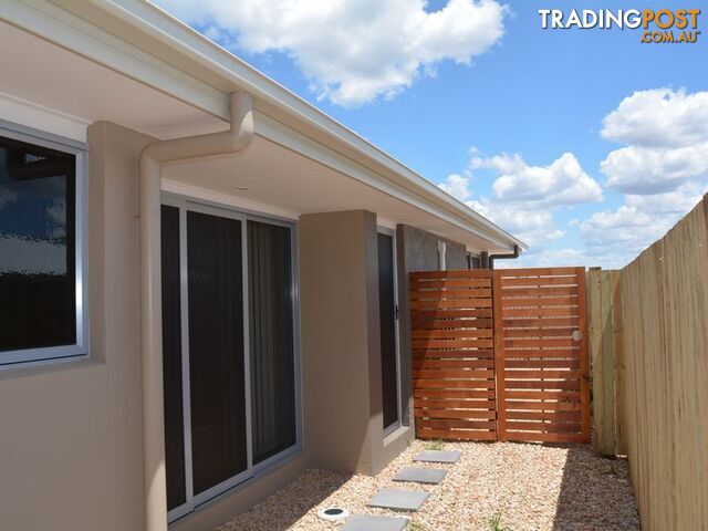 2/11 Carlin Street GLENVALE QLD 4350