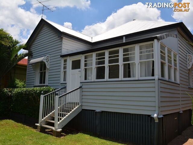 82 Hume Street NORTH TOOWOOMBA QLD 4350