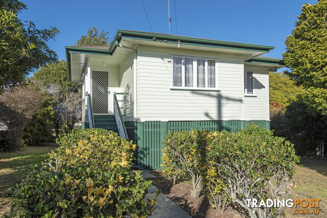 4 Murray Street NORTH TOOWOOMBA QLD 4350