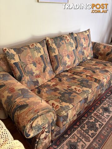 3 seater lounge - photo 4 of 4
