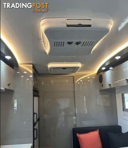 2018 Goldstar RV 17