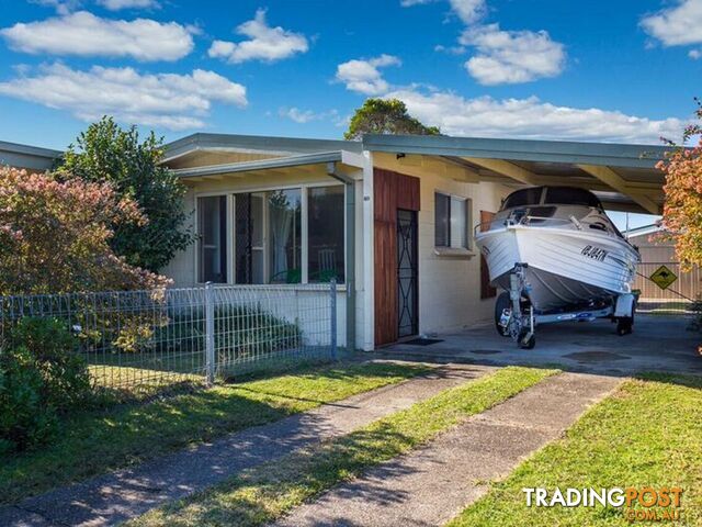 40 Ainslie Parade TOMAKIN NSW 2537