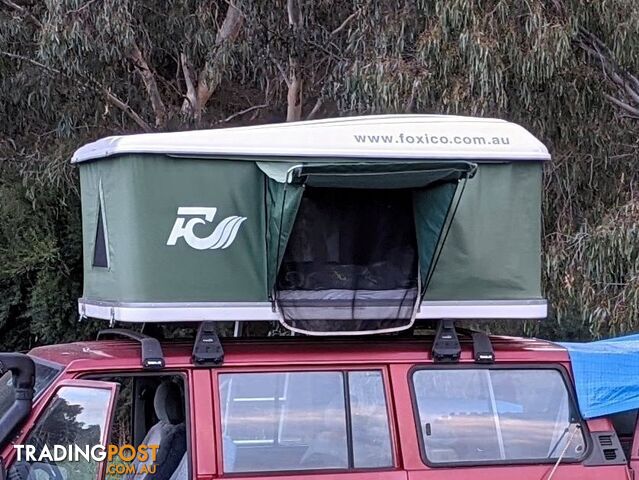 Hard Shell Roof Top Tent With Mattress