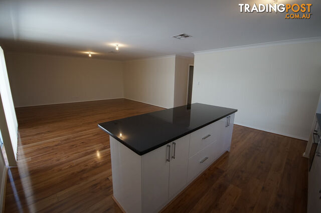 8C Dilton Street ELIZABETH NORTH SA 5113 - photo 3 of 14