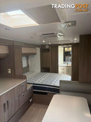 2015 JAYCO SILVERLINE 21.65-4 CARAVAN - photo 2 of 14