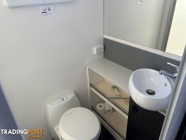 NEW AGE- Road Owl - 2021 - Island Bed, Triple Bunks, A/C, ENSUITE - photo 5 of 7