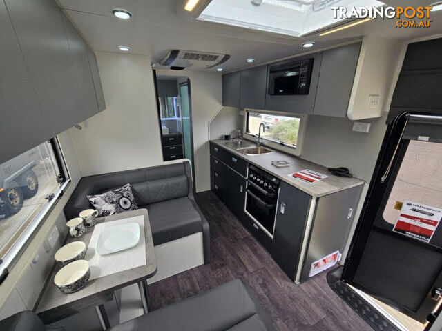 MASTERPIECE PERFORMANCE LARGE ENSUITE 22' - photo 2 of 4