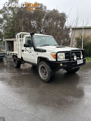 2008 Toyota Landcruiser Ute Manual with all the extras