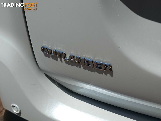 2020 Mitsubishi Outlander Black Edition 2WD ZL MY20 SUV - photo 3 of 28
