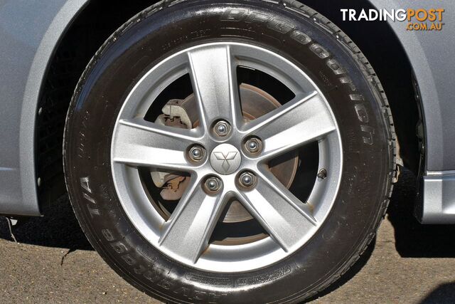 2014 MITSUBISHI LANCER ES Sport CJ SEDAN - photo 5 of 17
