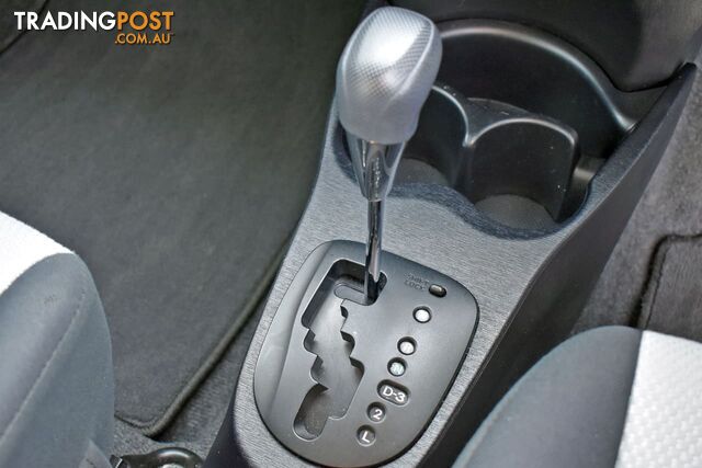 2013 TOYOTA YARIS YR NCP130R HATCHBACK - photo 2 of 17