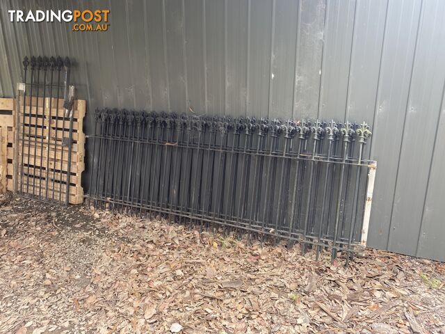 Wrought iron period fence panels ( 6 panels )