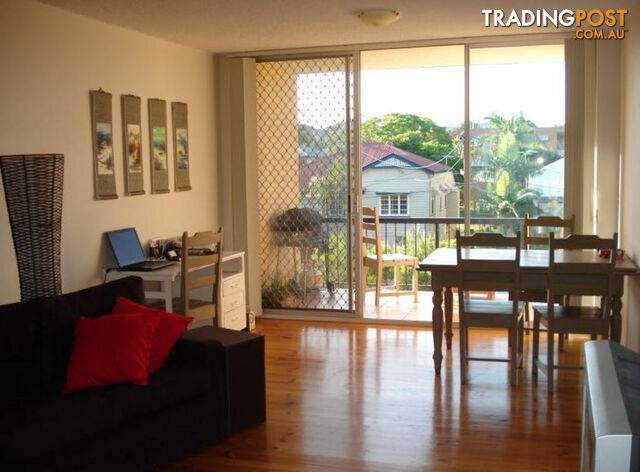 4/12 Birdwood Street COORPAROO QLD 4151